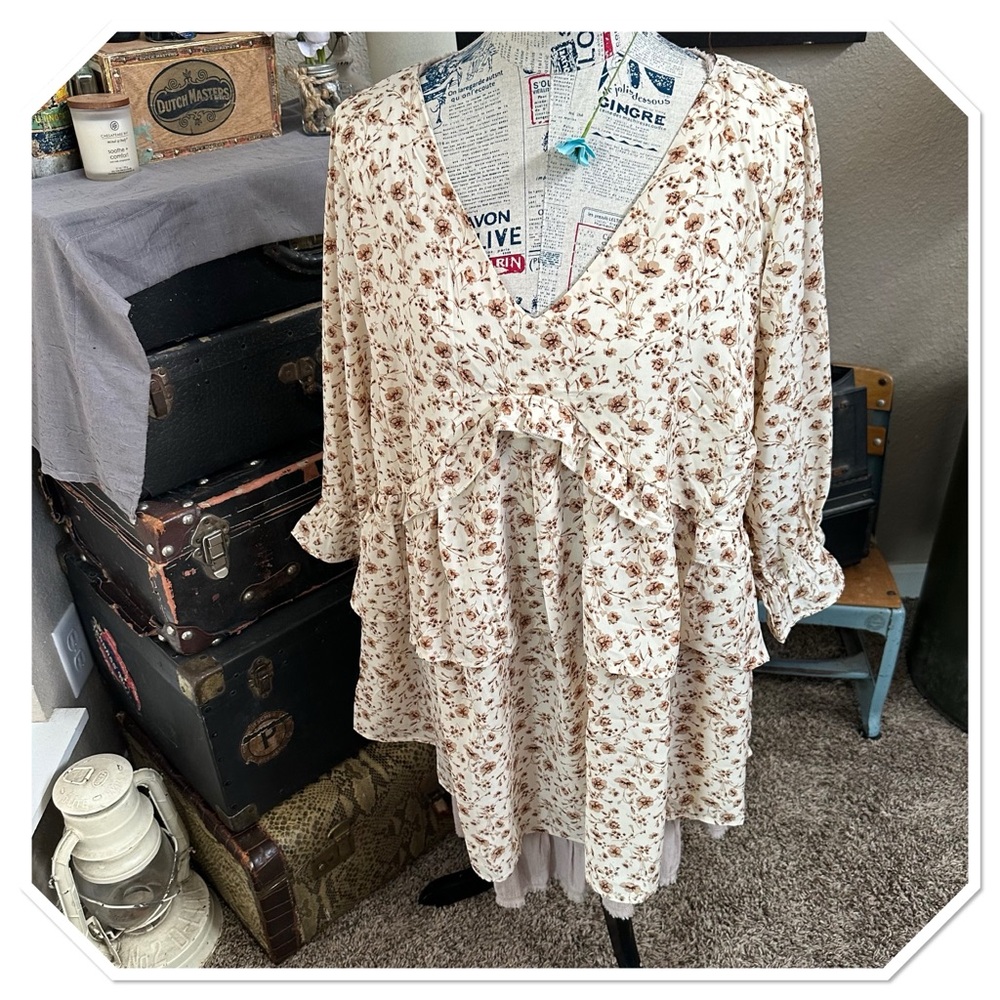 NWT-BloomChic Beautiful Flowy Top. Plus Size: 18/20.
